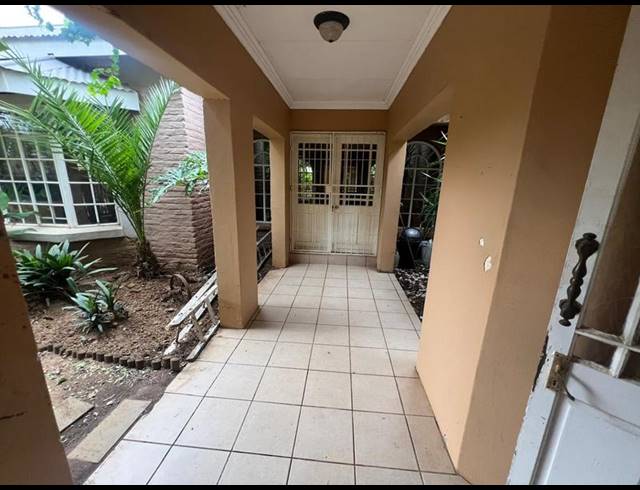 3 BEDROOM HOUSE FOR SALE IN GREENHILLS